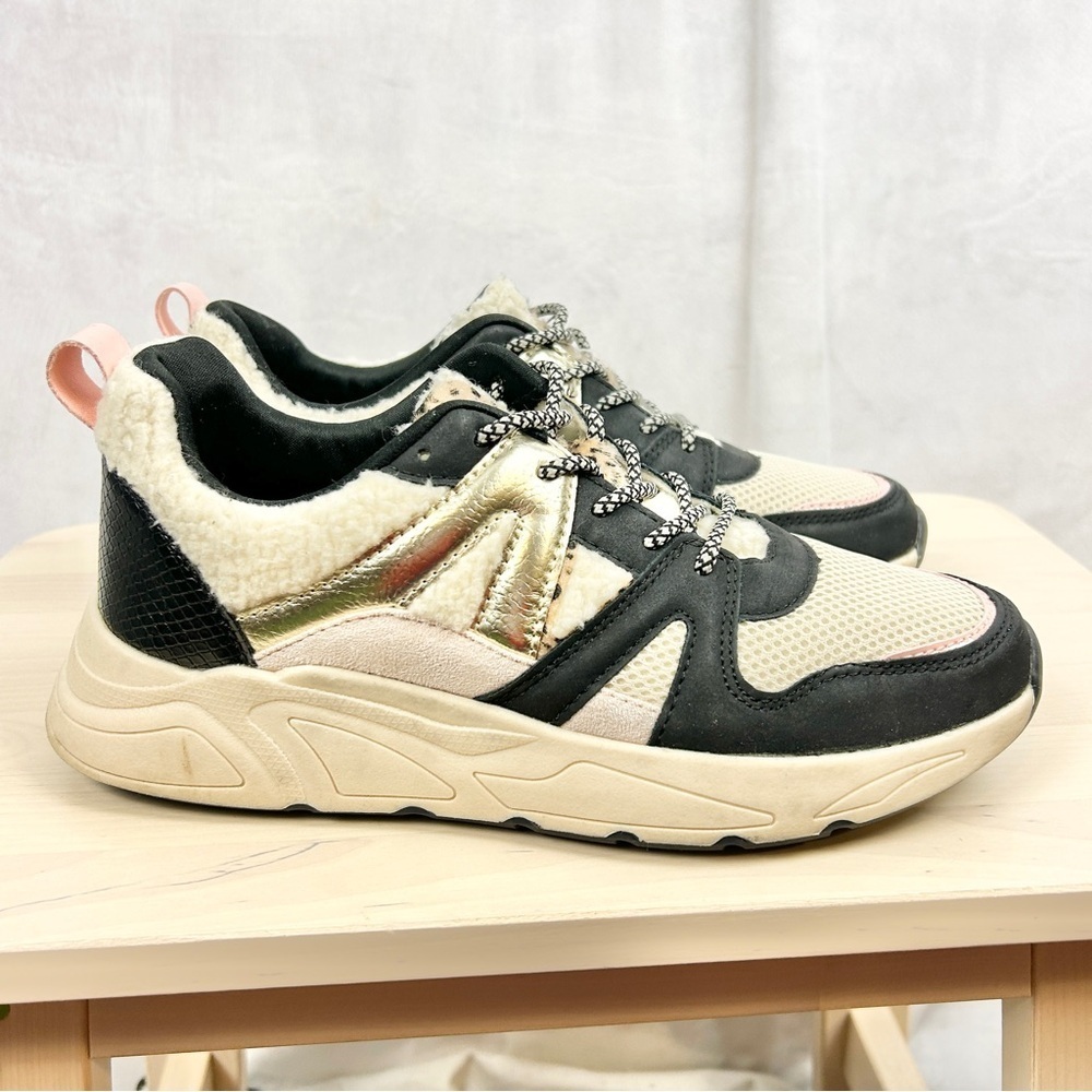 Stylish Women's Sneakers in Black, Cream, and Gold - Picture 3 of 7